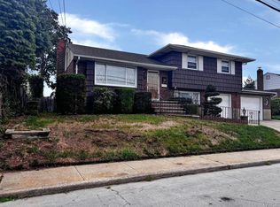 120 Osborne Rd, West Hempstead, NY 11552