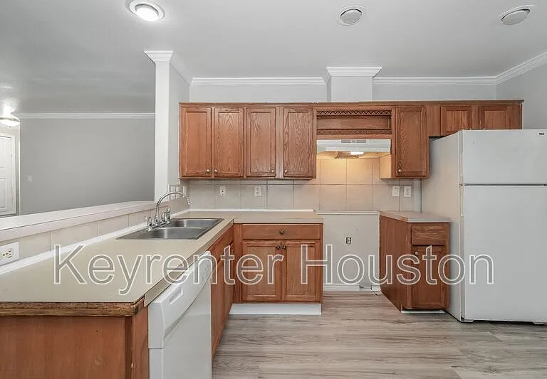 829 Marjorie St #B — Photo 7