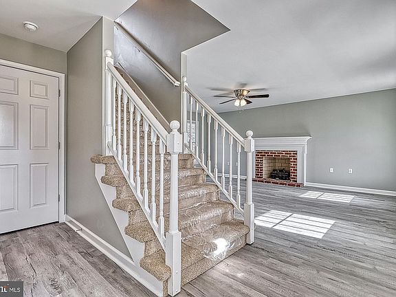3rd image of 4 Wineberry Dr