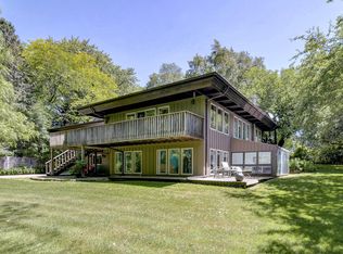 5118 Hunt Club Rd, Racine, WI 53402