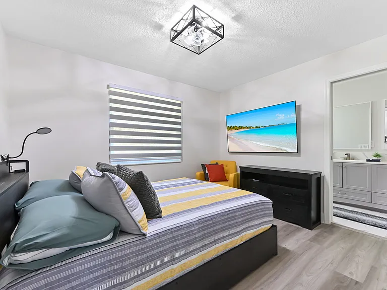 6880 Brook Hollow Rd — Photo 17