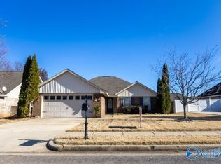 102 Crystal Pond Ct NW, Madison, AL 35757