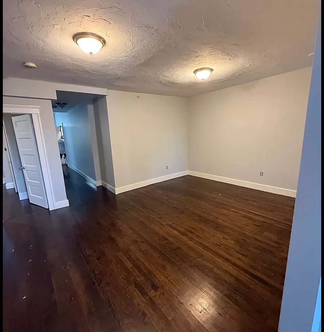3 bed, 5092 sqft, $3,450 — Photo 2