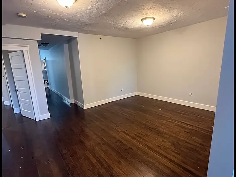 27 Curve St #1 — Photo 2