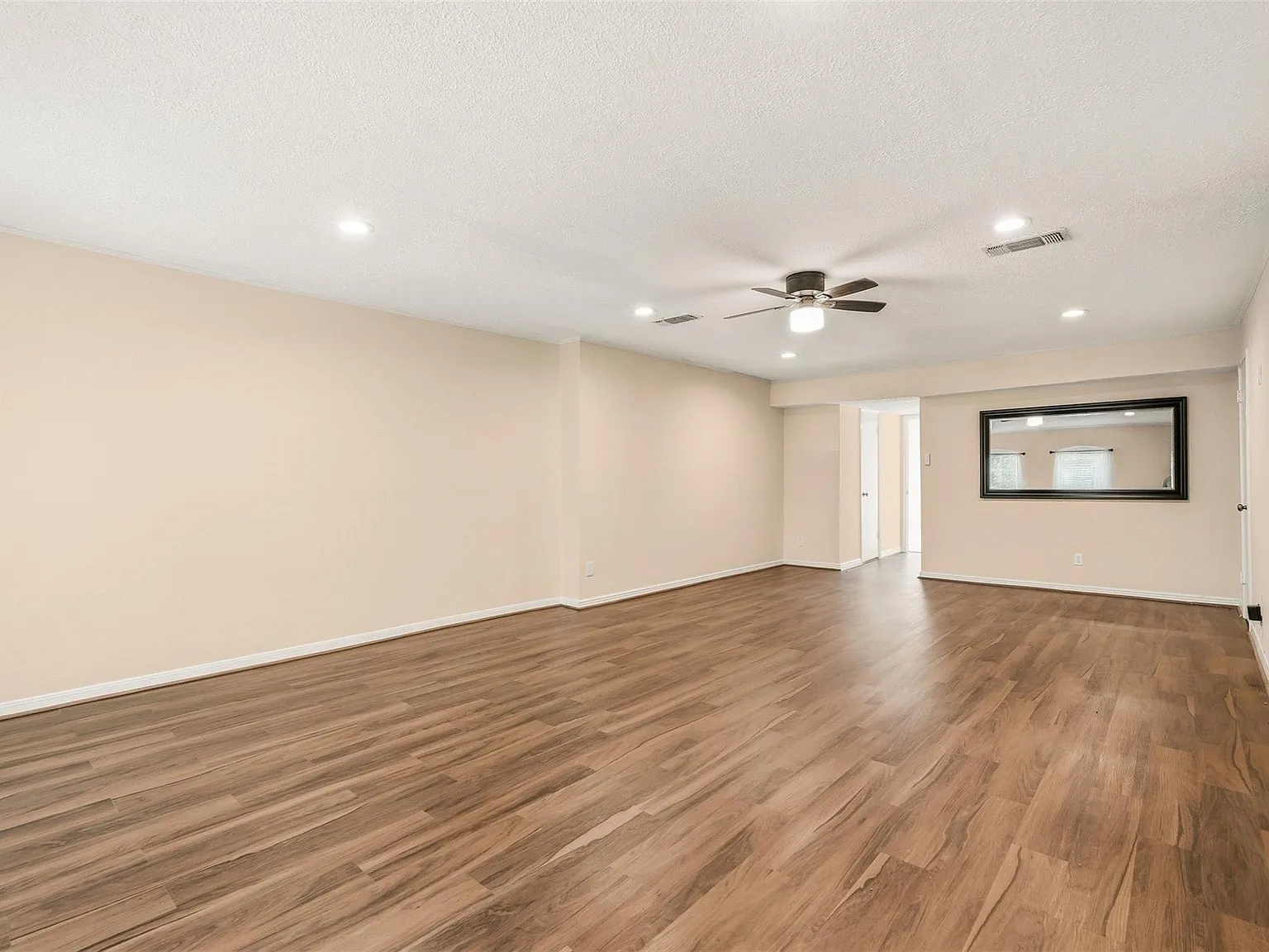 2 bed, 2.5 bath, 1680 sqft, $1,950 — Photo 4