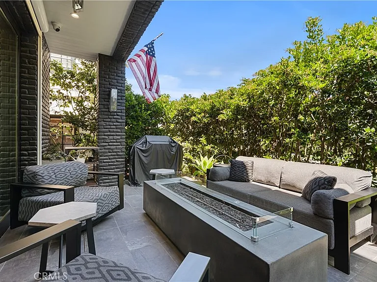 2037 E Ocean Blvd — Photo 38