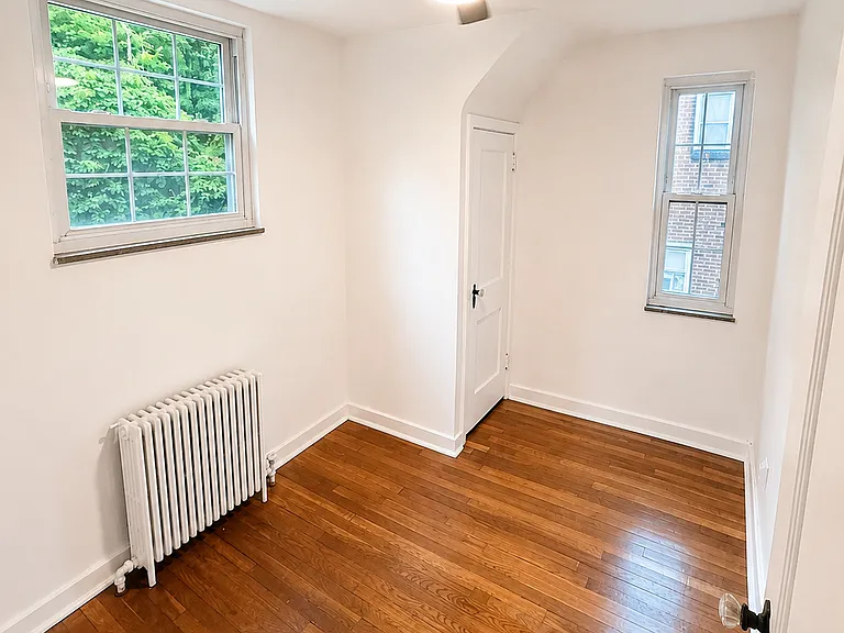 146 Evaline St — Photo 14