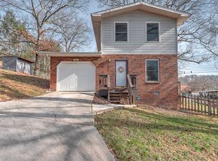 1301 Van Oaks Dr, Kingsport, TN 37665