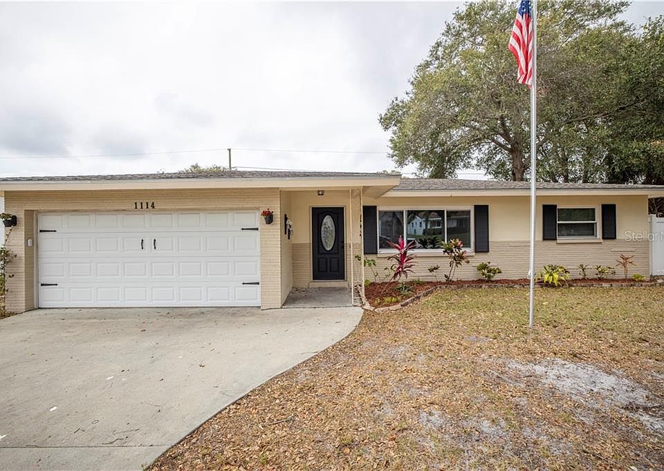 1st image of 1114 Oakwood Dr