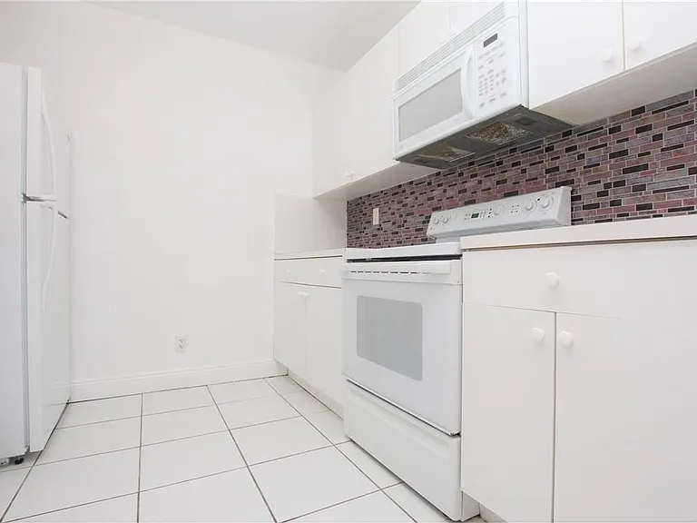 760 SE 2nd Ave #C207 — Photo 7