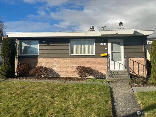 2015 McKenzie Avenue, Bellingham, WA 98225