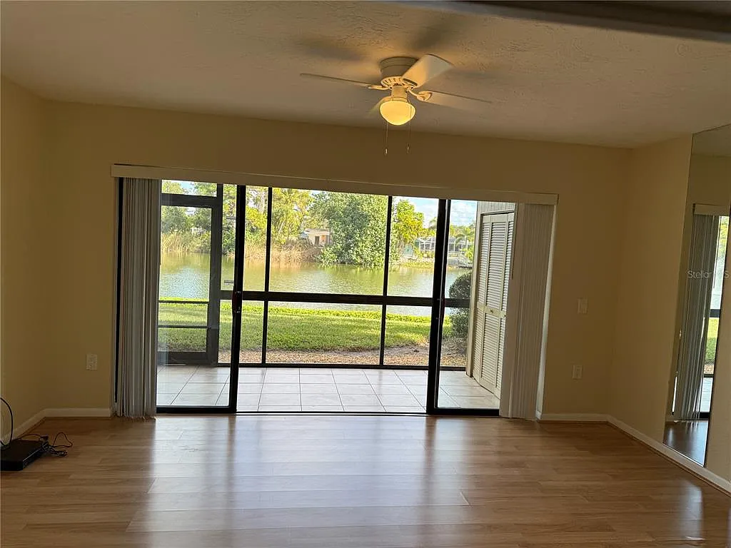 2 bed, 2.0 bath, 848 sqft, $1,700 — Photo 4