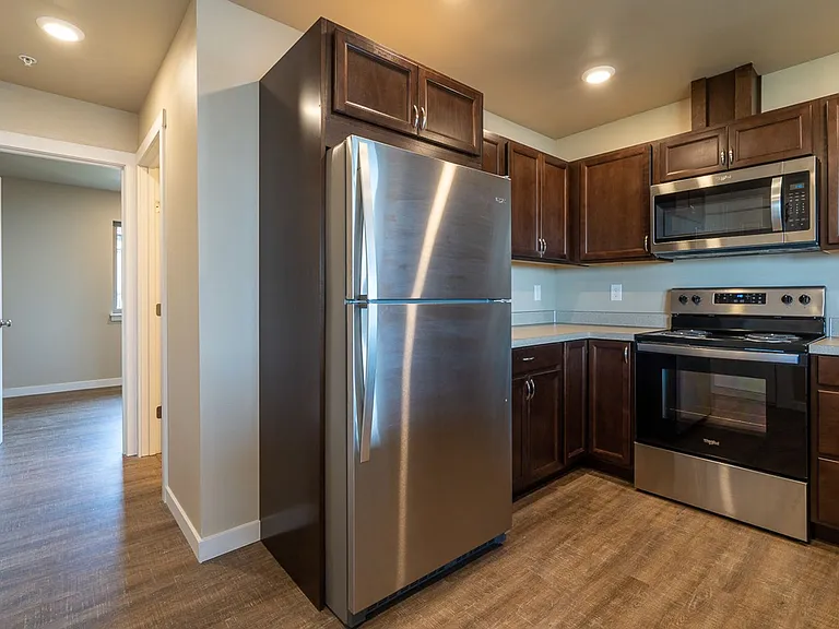 519 N Forest St — Photo 3