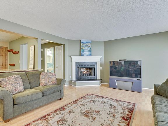 3rd image of 51 Richmond Ct