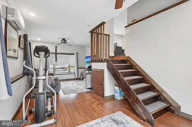 118 Darien Rd — Photo 10