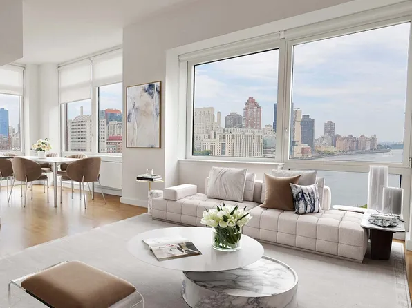 405 Main Street image 1 of 18