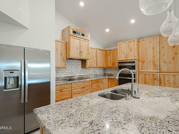3rd image of 1646 N COMANCHE Drive