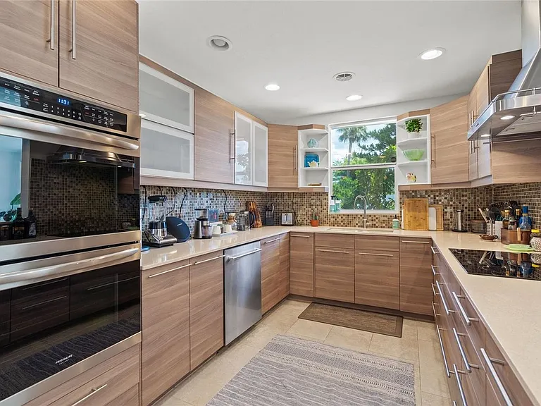 4801 Sarasota Ave — Photo 10