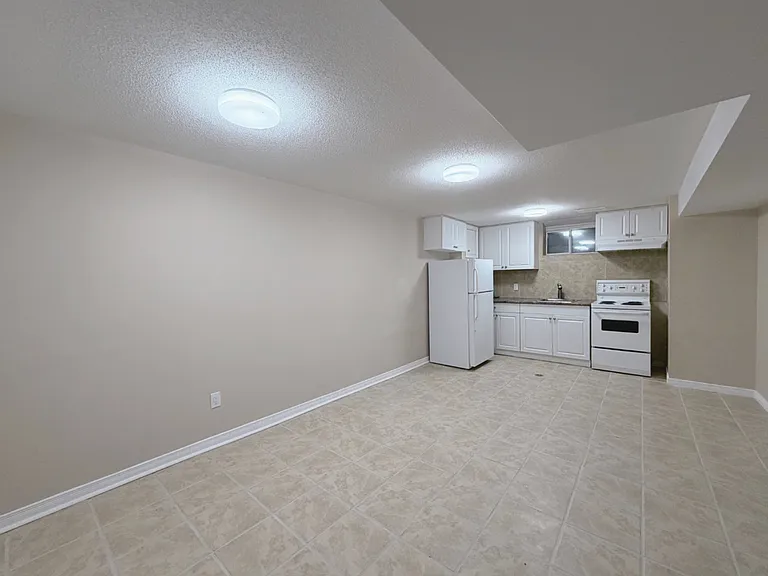 841 Garth St #2 — Photo 12