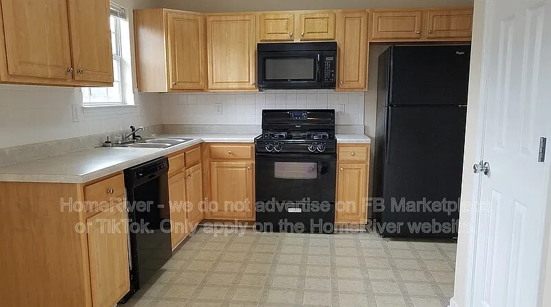 3 bed, 2.5 bath, 1951 sqft, $1,850 — Photo 3
