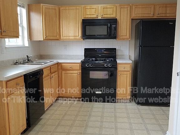 3rd image of 44 Shadowhill Ct