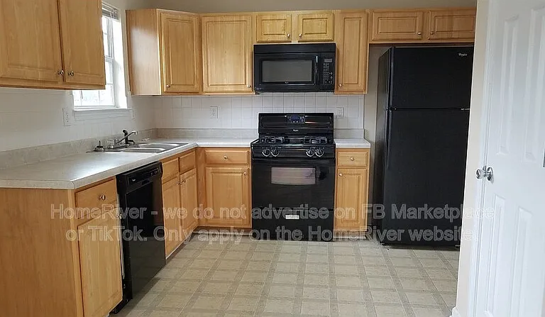 44 Shadowhill Ct — Photo 3