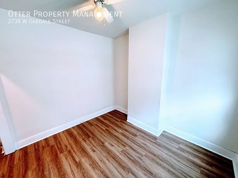 2738 W Oakdale St — Photo 15
