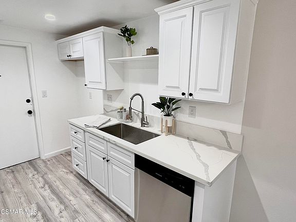 4th image of 2424 Chandler Ave Unit 3
