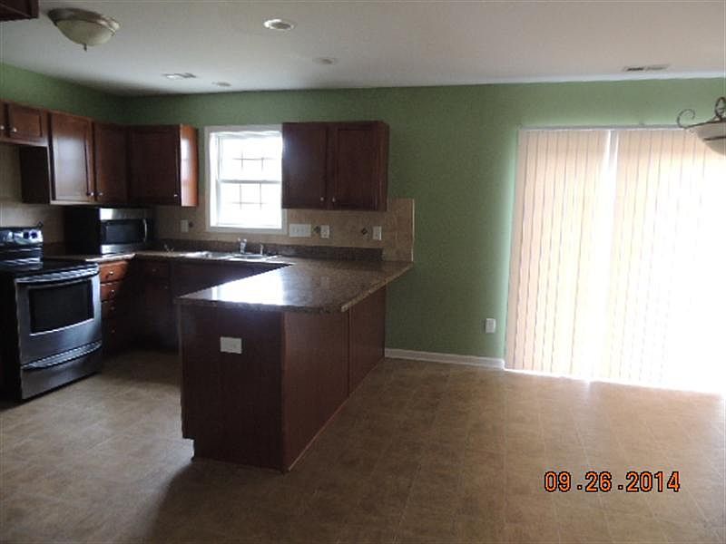 2nd image of 1059 Fairfield Cir