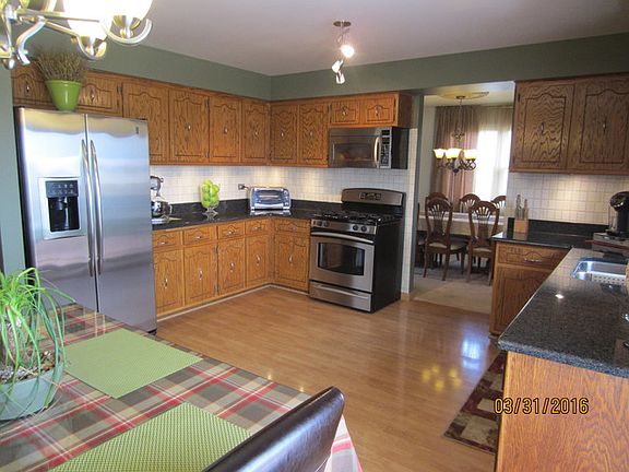 3rd image of 15443 Badger Ln