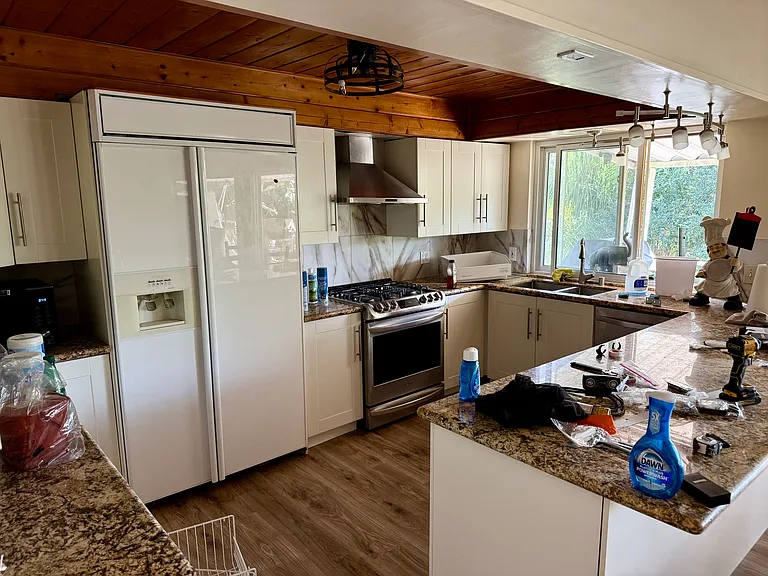 21451 Salamanca Ave — Photo 13