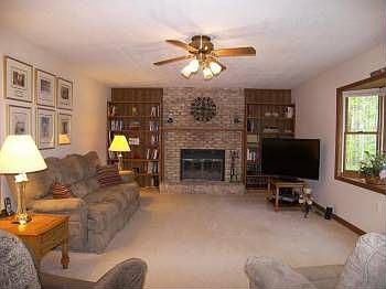 3rd image of 23608 Pocahontas Dr