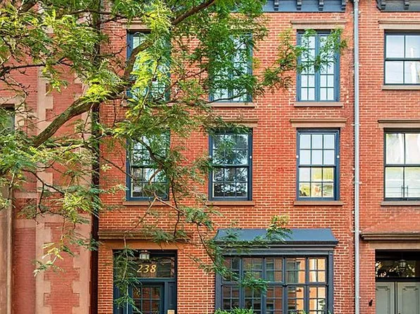 238 W 11th St, New York, NY 10014
