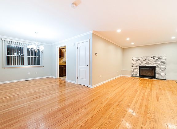 3rd image of 7140 Le Claire Ave