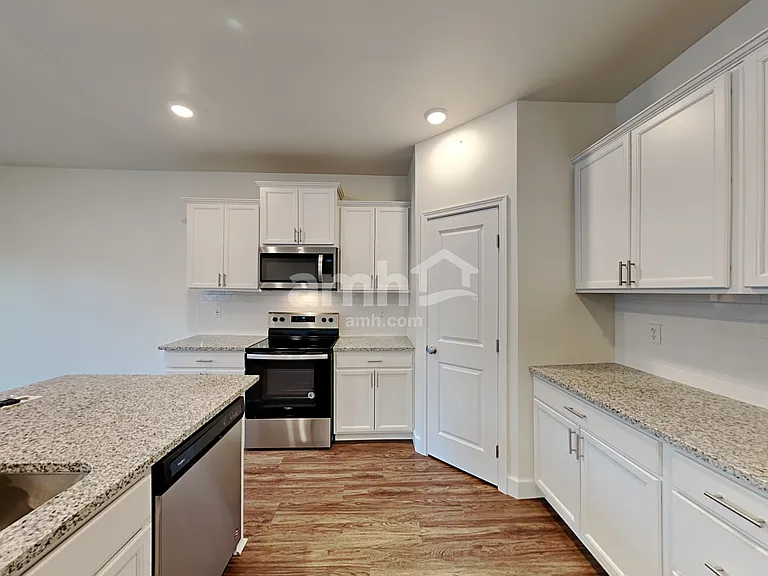 8205 125th St E — Photo 3