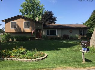 3029 Edgewater Dr, Waterford, MI 48328