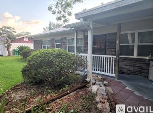 61 9th St, Shalimar, FL 32579