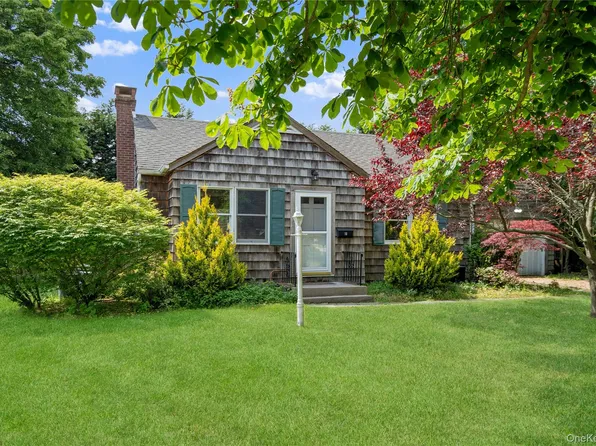 16 Ocean Avenue, East Patchogue, NY 11772