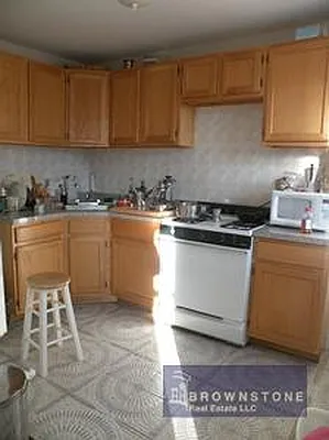 Rented by Brownstone Real Estate | media 11