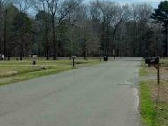 Exterior Neighborhood (street photo)