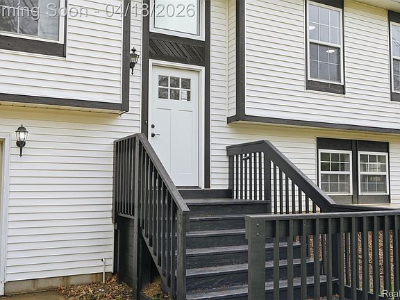 4th image of 118 Gale St