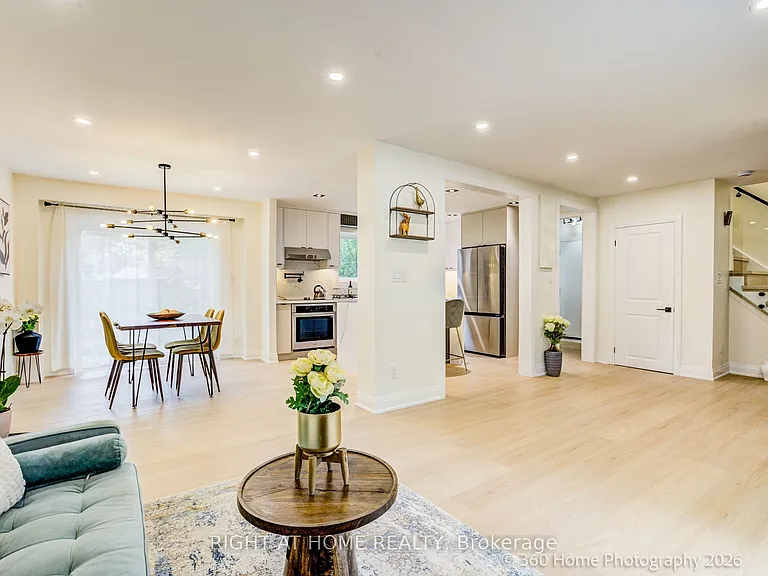 22 Gleneagle Cres — Photo 2