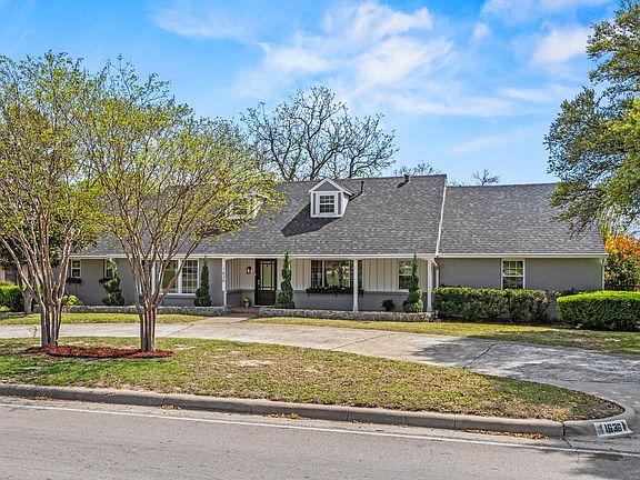 3rd image of 1636 W Red Bird Ln