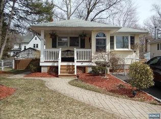 11 Margie Ave, Cresskill, NJ 07626