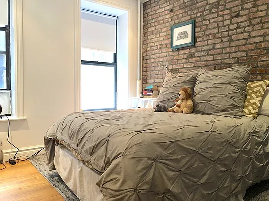 Rented by REAL New York | media 18