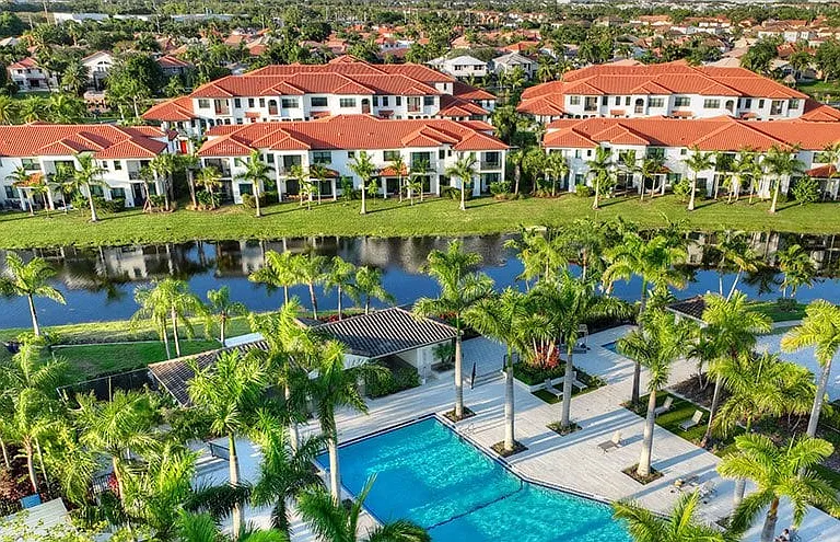 The Avant at Pembroke Pines Apartments — Photo 58