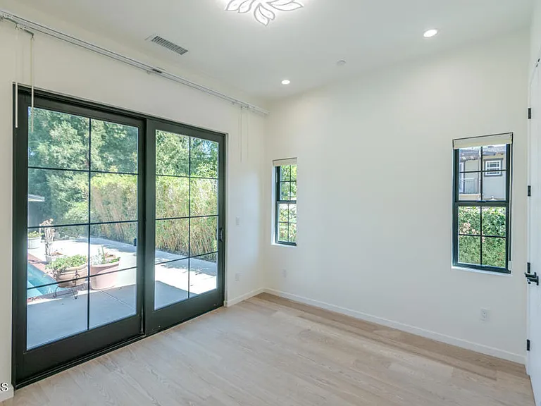 4819 Oakwood Ave — Photo 37