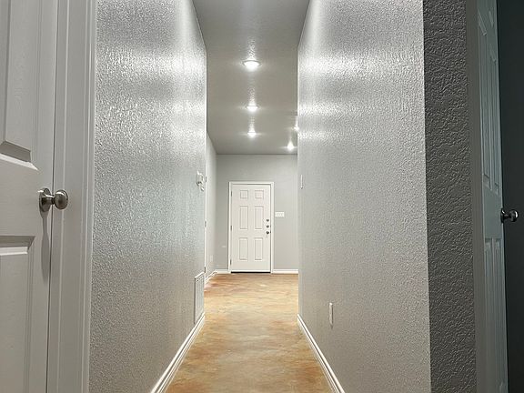 5th image of 3109 Clinkenbeard Dr #3107A