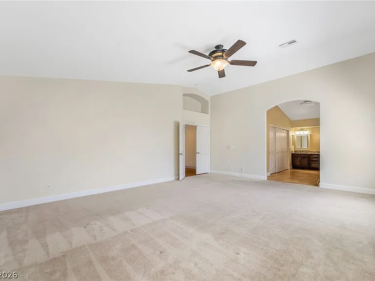 271 Pointe Ranier Ave — Photo 14