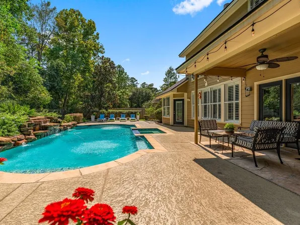 122 Plum Crest Circle, The Woodlands, TX 77382